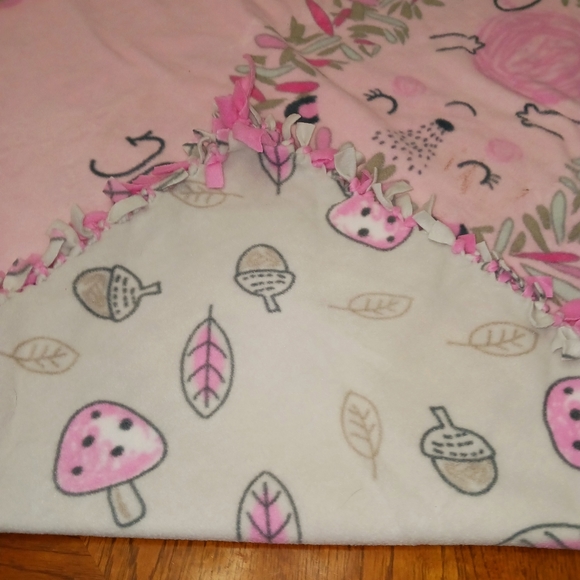 New, hedgehog blanket - Picture 4 of 7